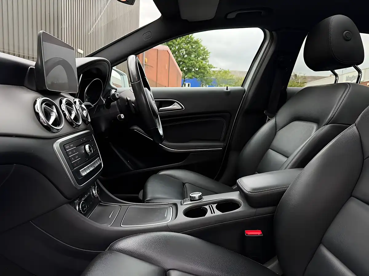 Used 2019 Mercedes-Benz Gla Sport Premium Plus Silver - Interior and Exterior details 17