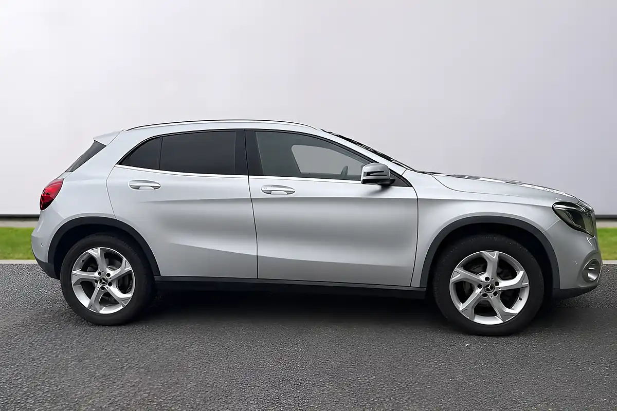 Used 2019 Mercedes-Benz Gla Sport Premium Plus Silver - Interior and Exterior details 8