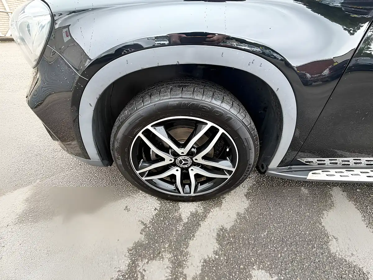Used 2019 Mercedes-Benz Gla Urban Edition Black - Interior and Exterior details 17