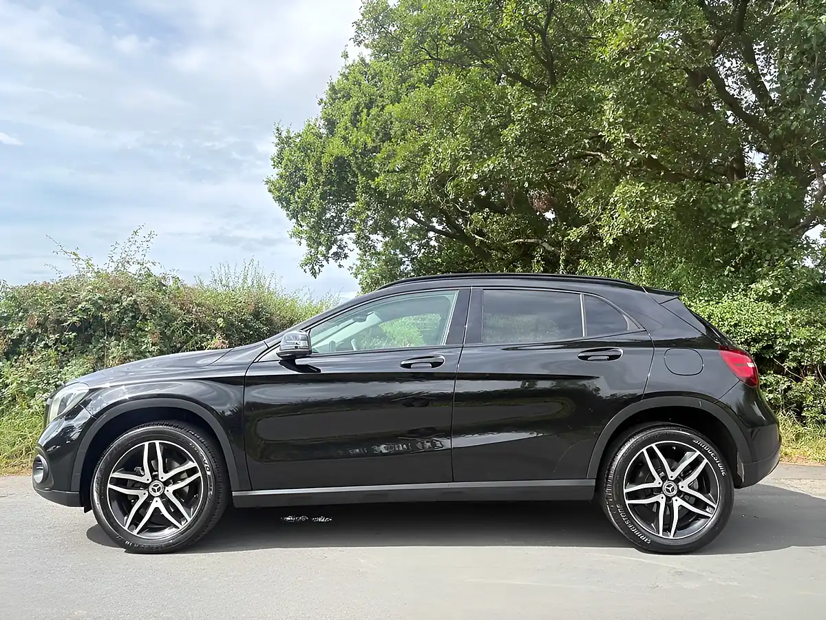 Used 2019 Mercedes-Benz Gla Urban Edition Black - Interior and Exterior details 4