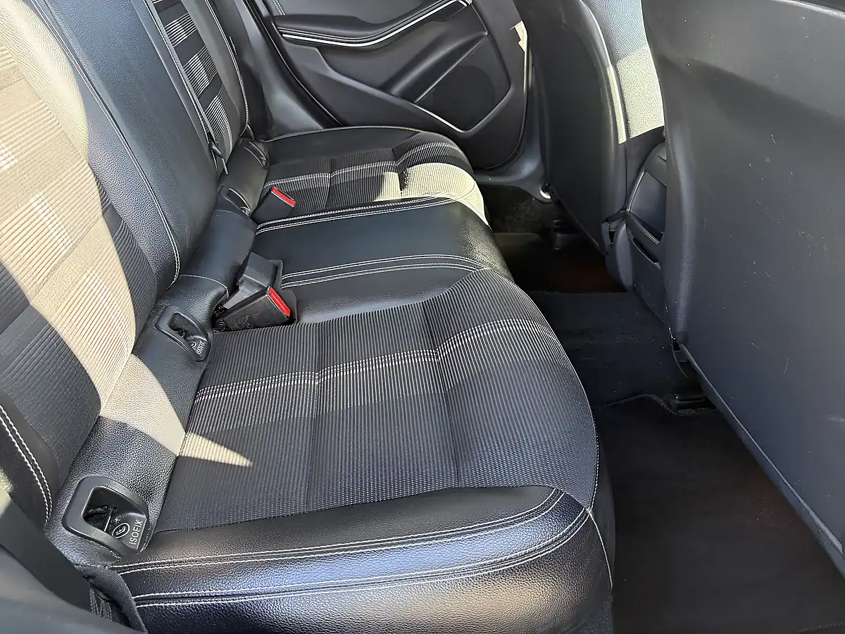 Used 2019 Mercedes-Benz Gla Urban Edition Grey - Interior and Exterior details 16