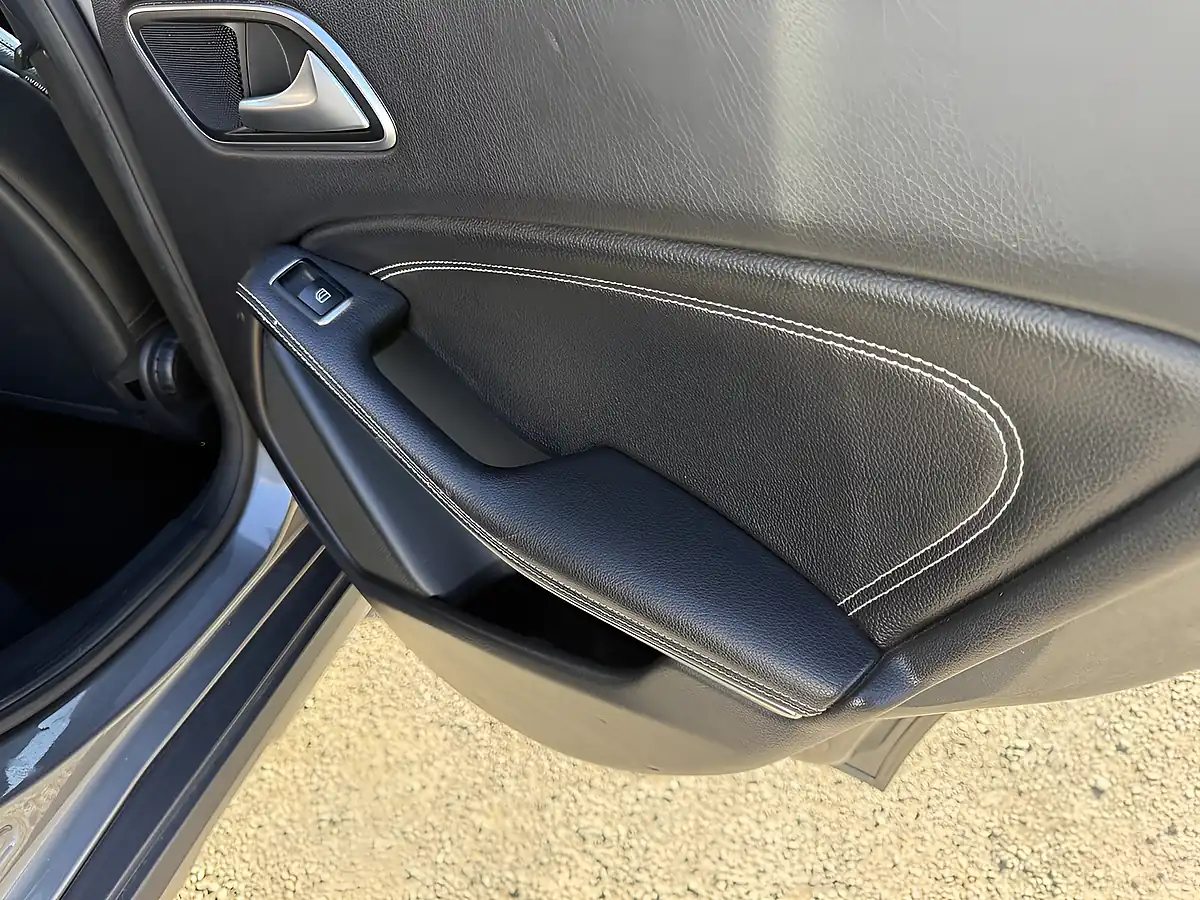 Used 2019 Mercedes-Benz Gla Urban Edition Grey - Interior and Exterior details 20