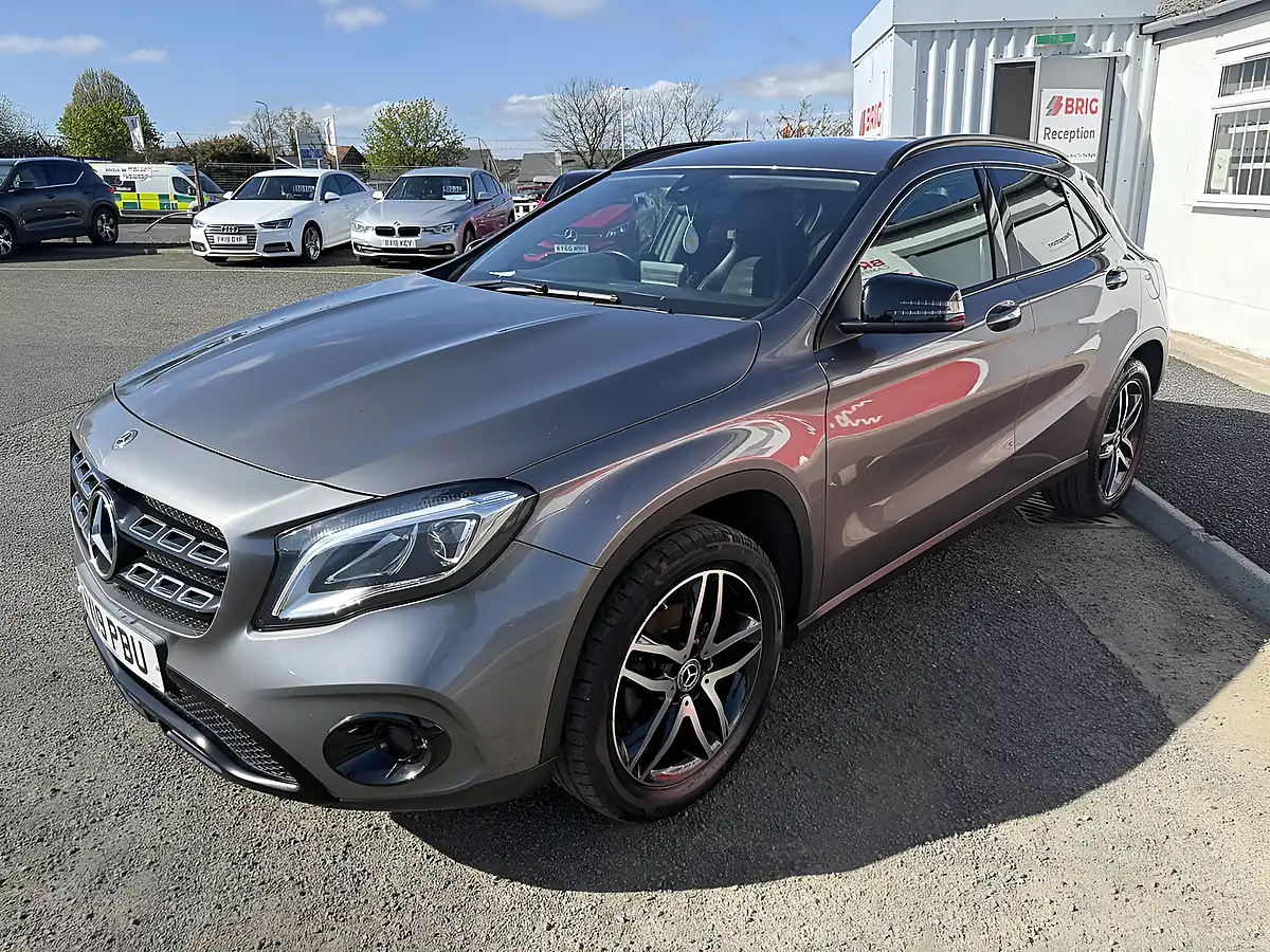 Used 2019 Mercedes-Benz Gla Urban Edition Grey - Interior and Exterior details 4