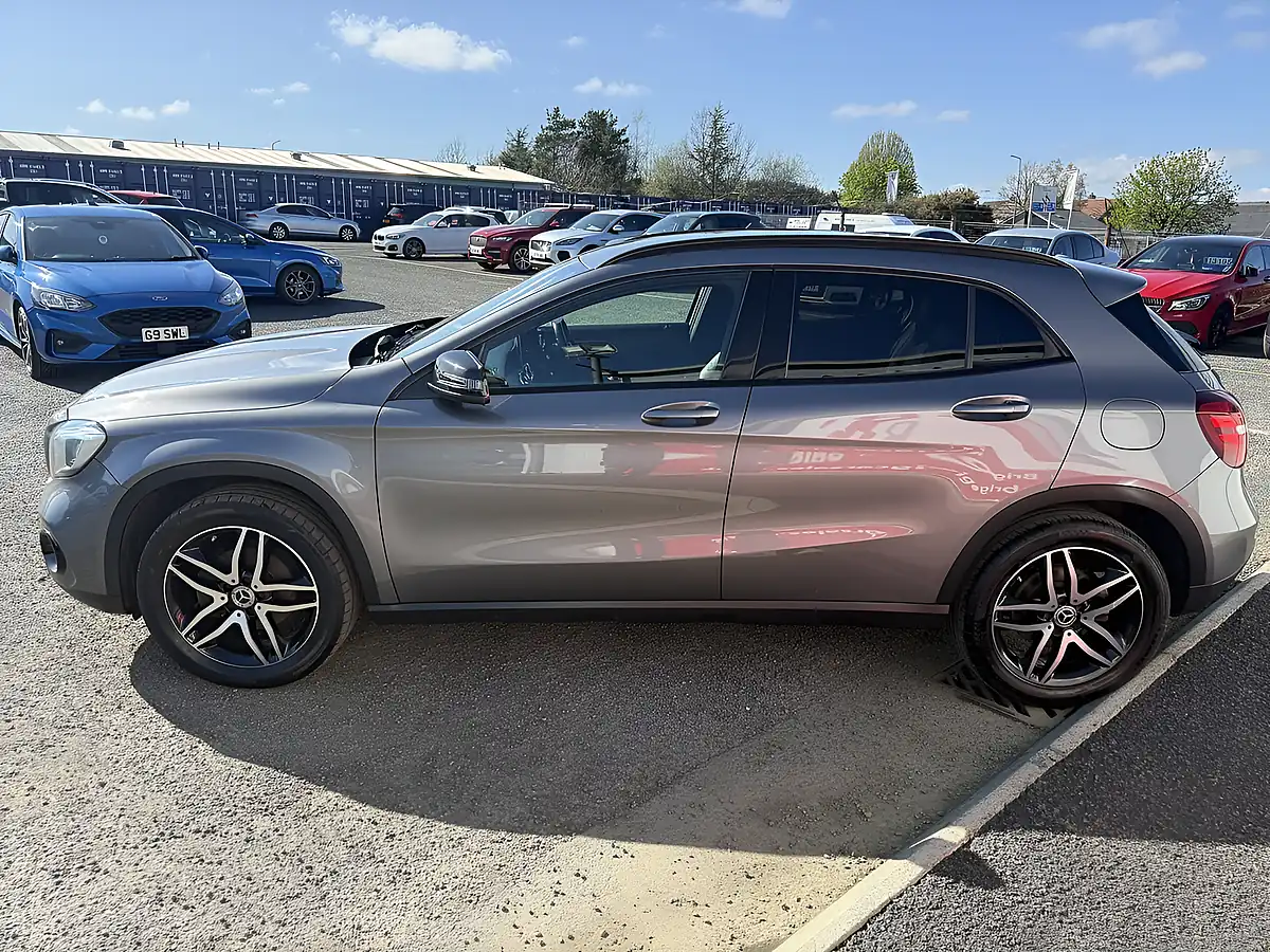 Used 2019 Mercedes-Benz Gla Urban Edition Grey - Interior and Exterior details 6