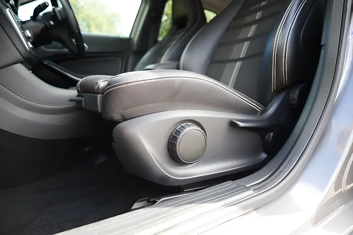 Used 2019 Mercedes-Benz Gla Urban Edition Grey - Interior and Exterior details 13