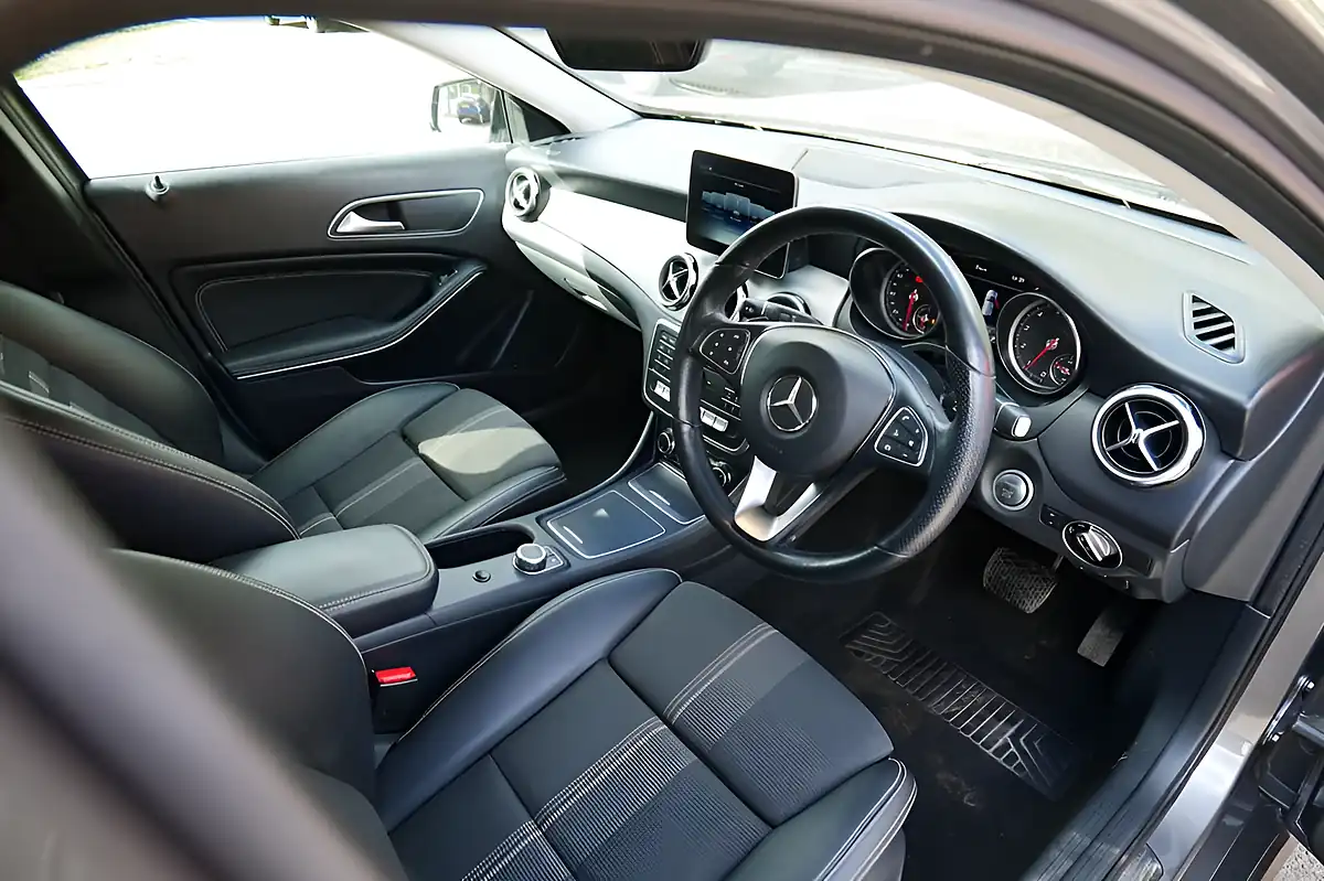 Used 2019 Mercedes-Benz Gla Urban Edition Grey - Interior and Exterior details 14