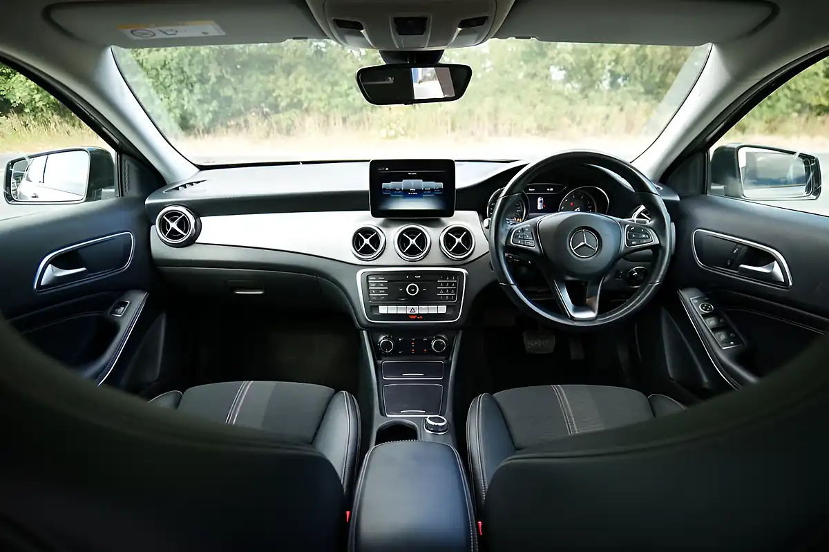 Used 2019 Mercedes-Benz Gla Urban Edition Grey - Interior and Exterior details 3