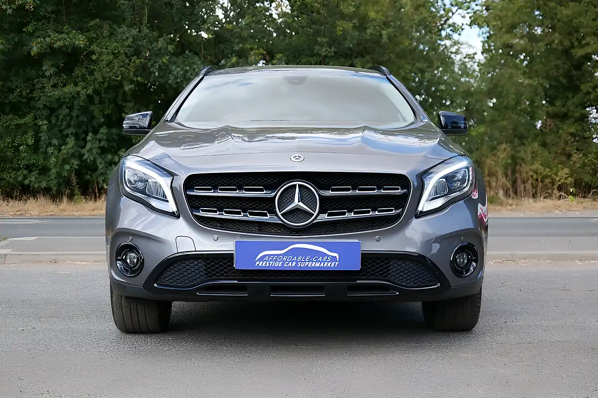 Used 2019 Mercedes-Benz Gla Urban Edition Grey - Interior and Exterior details 4