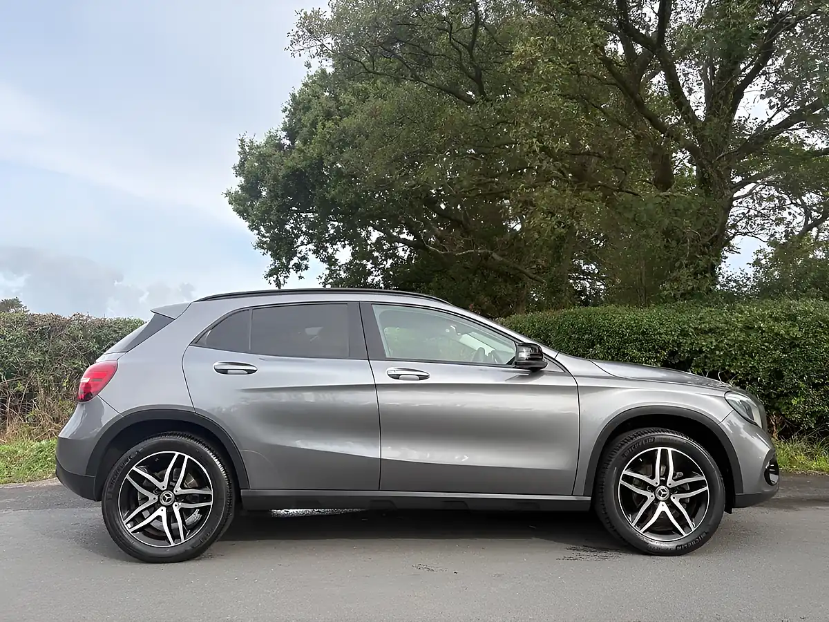 Used 2019 Mercedes-Benz Gla Urban Edition Grey - Interior and Exterior details 4