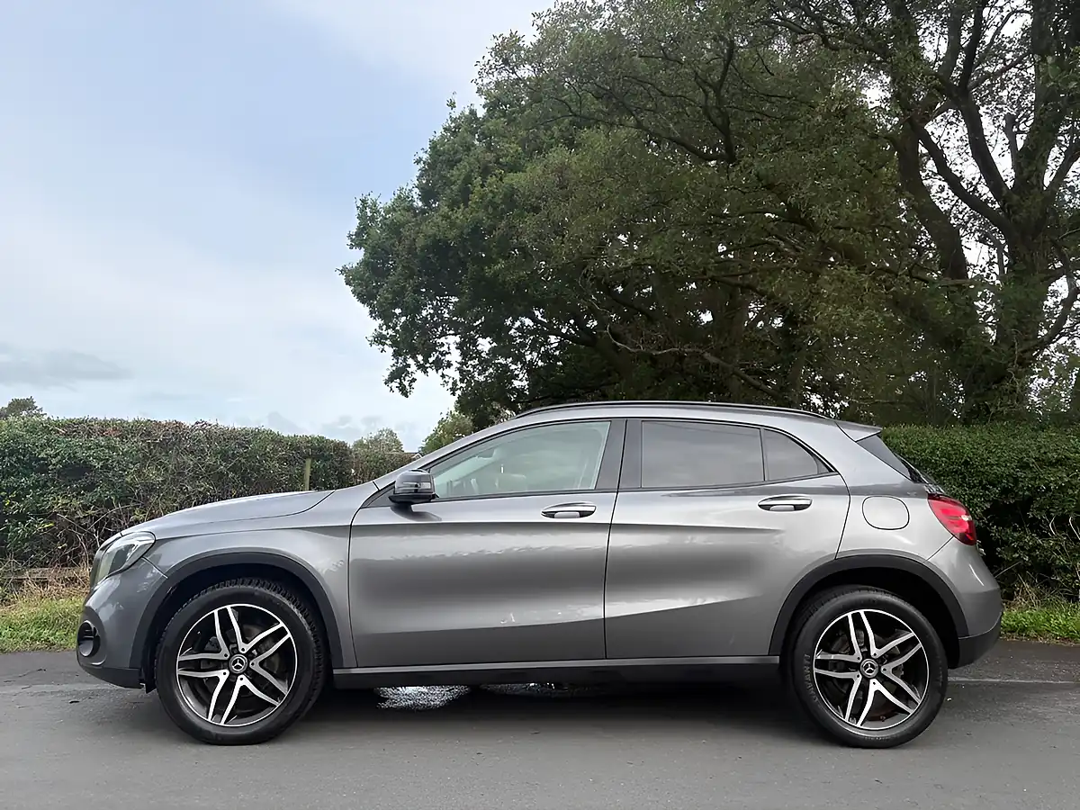 Used 2019 Mercedes-Benz Gla Urban Edition Grey - Interior and Exterior details 5