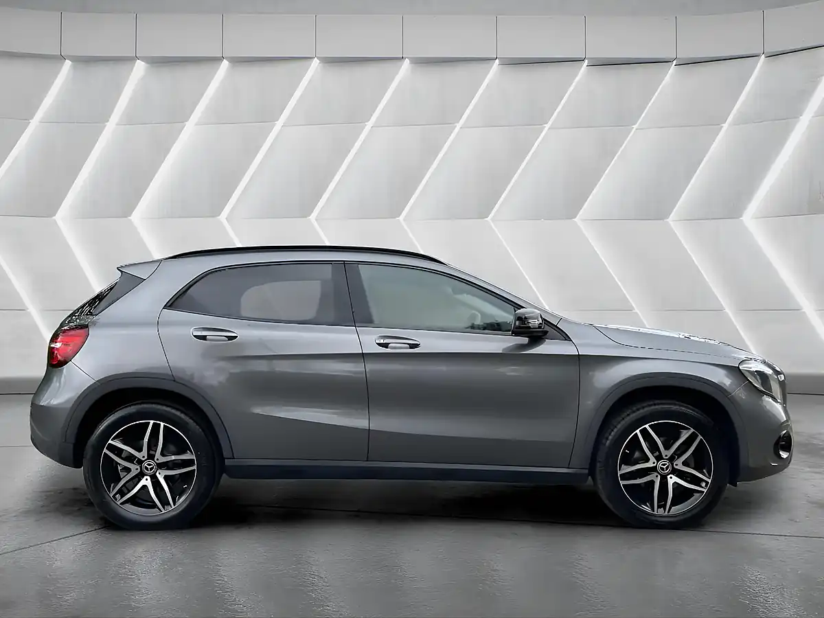 Used 2019 Mercedes-Benz Gla Urban Edition Grey - Interior and Exterior details 10