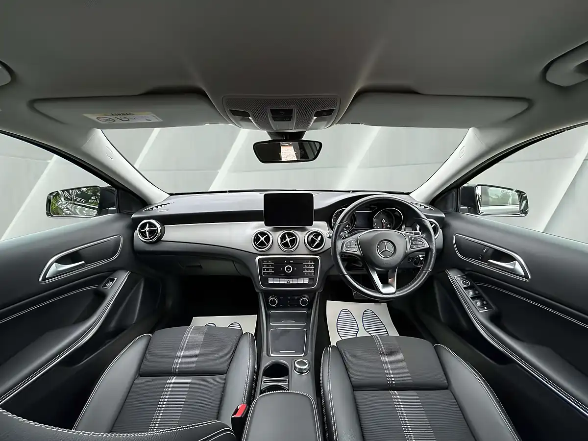 Used 2019 Mercedes-Benz Gla Urban Edition Grey - Interior and Exterior details 11