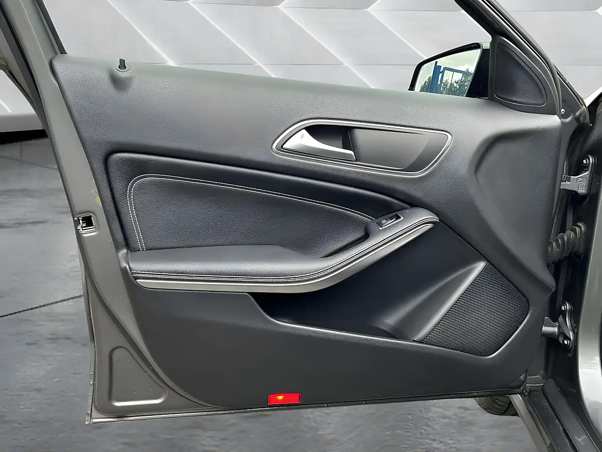 Used 2019 Mercedes-Benz Gla Urban Edition Grey - Interior and Exterior details 15