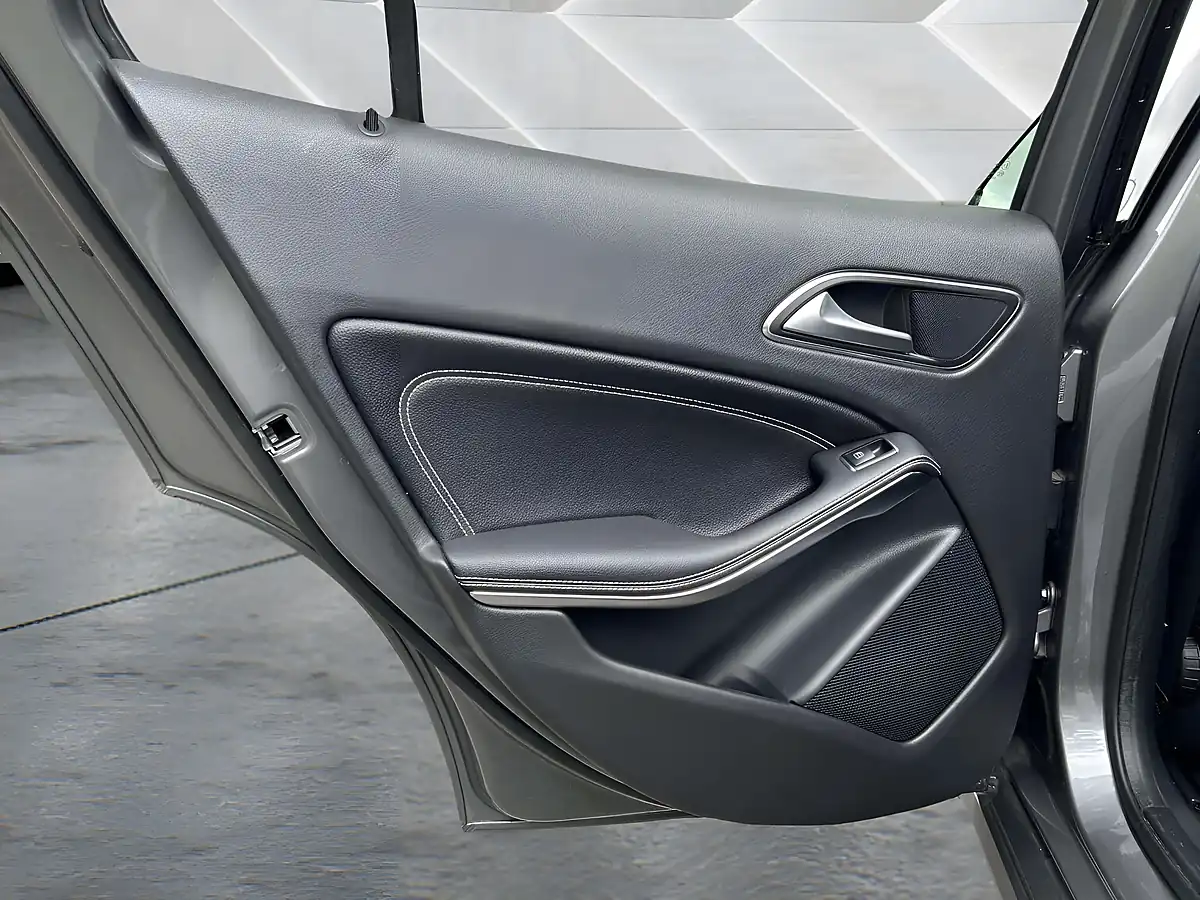 Used 2019 Mercedes-Benz Gla Urban Edition Grey - Interior and Exterior details 16