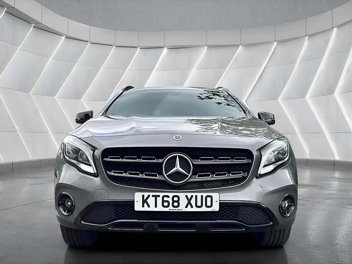 Used 2019 Mercedes-Benz Gla Urban Edition Grey - Interior and Exterior details 4