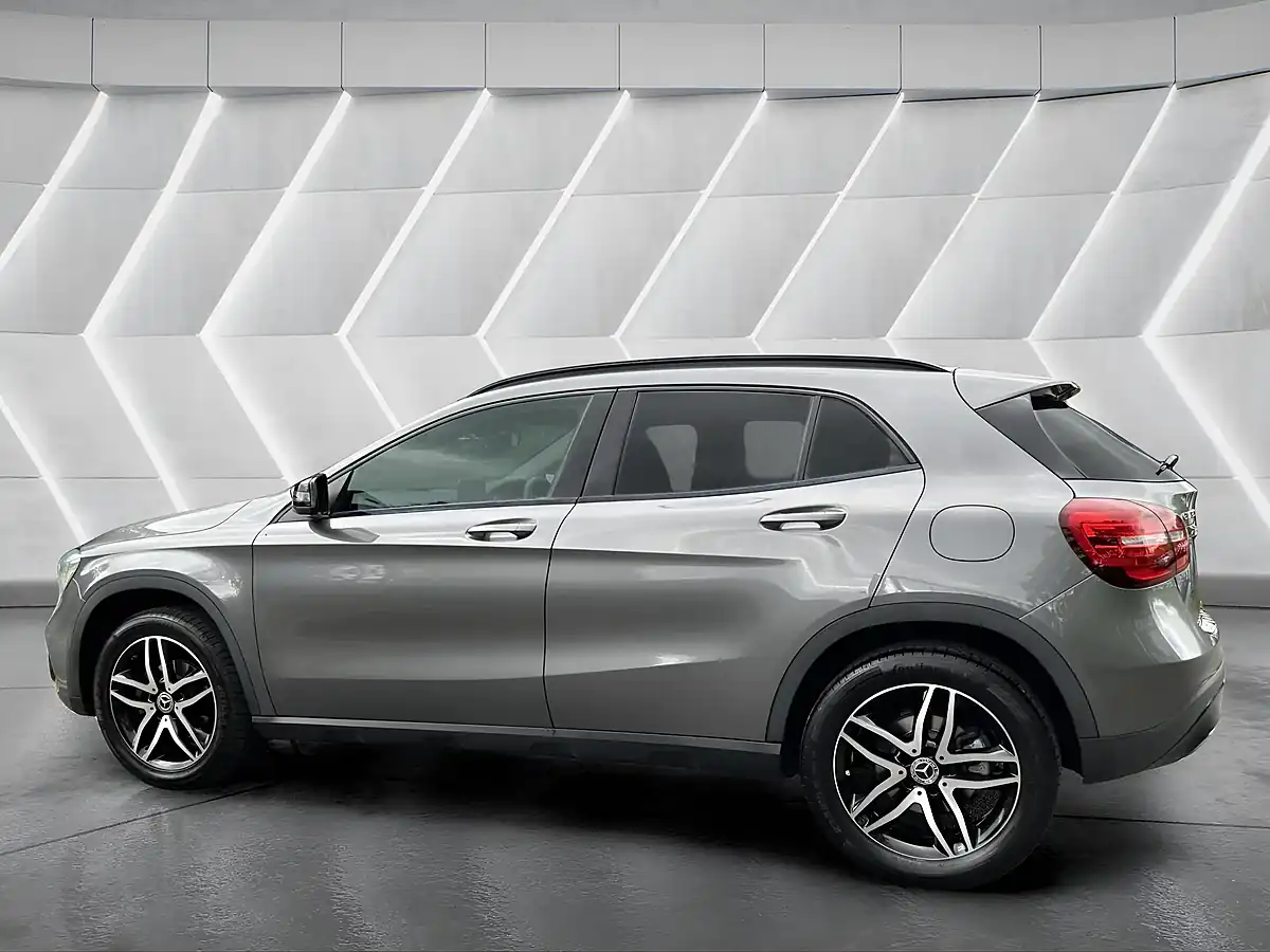 Used 2019 Mercedes-Benz Gla Urban Edition Grey - Interior and Exterior details 7