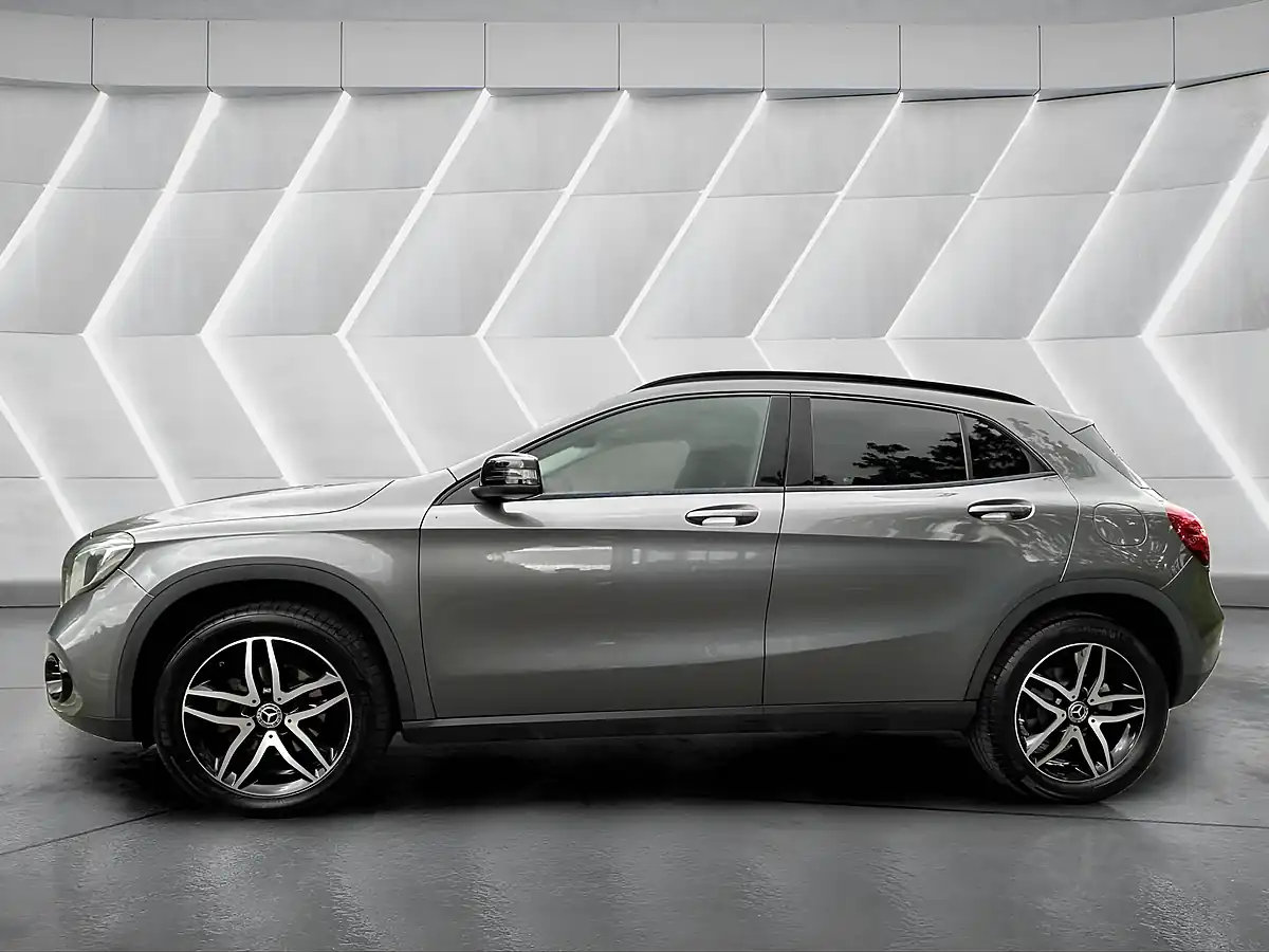 Used 2019 Mercedes-Benz Gla Urban Edition Grey - Interior and Exterior details 9