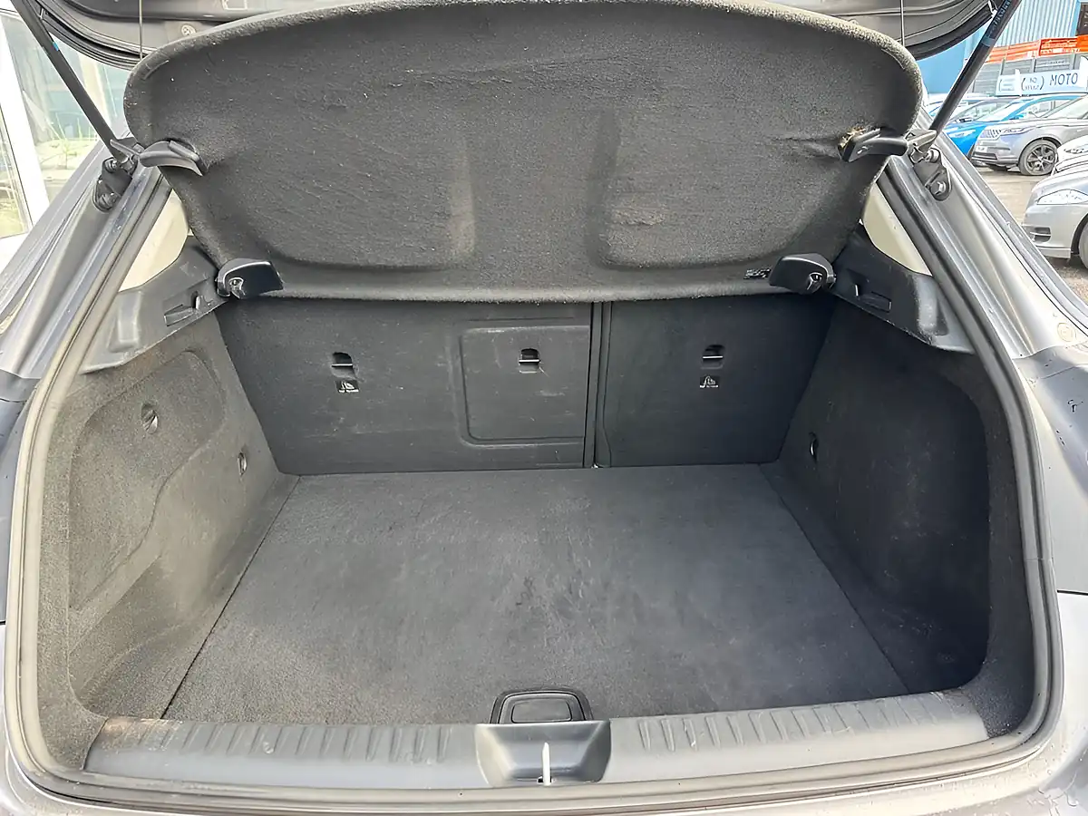Used 2019 Mercedes-Benz Gla Urban Edition Grey - Interior and Exterior details 20