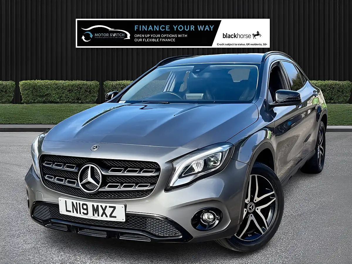 Used 2019 Mercedes-Benz Gla Urban Edition Grey - Interior and Exterior details 3