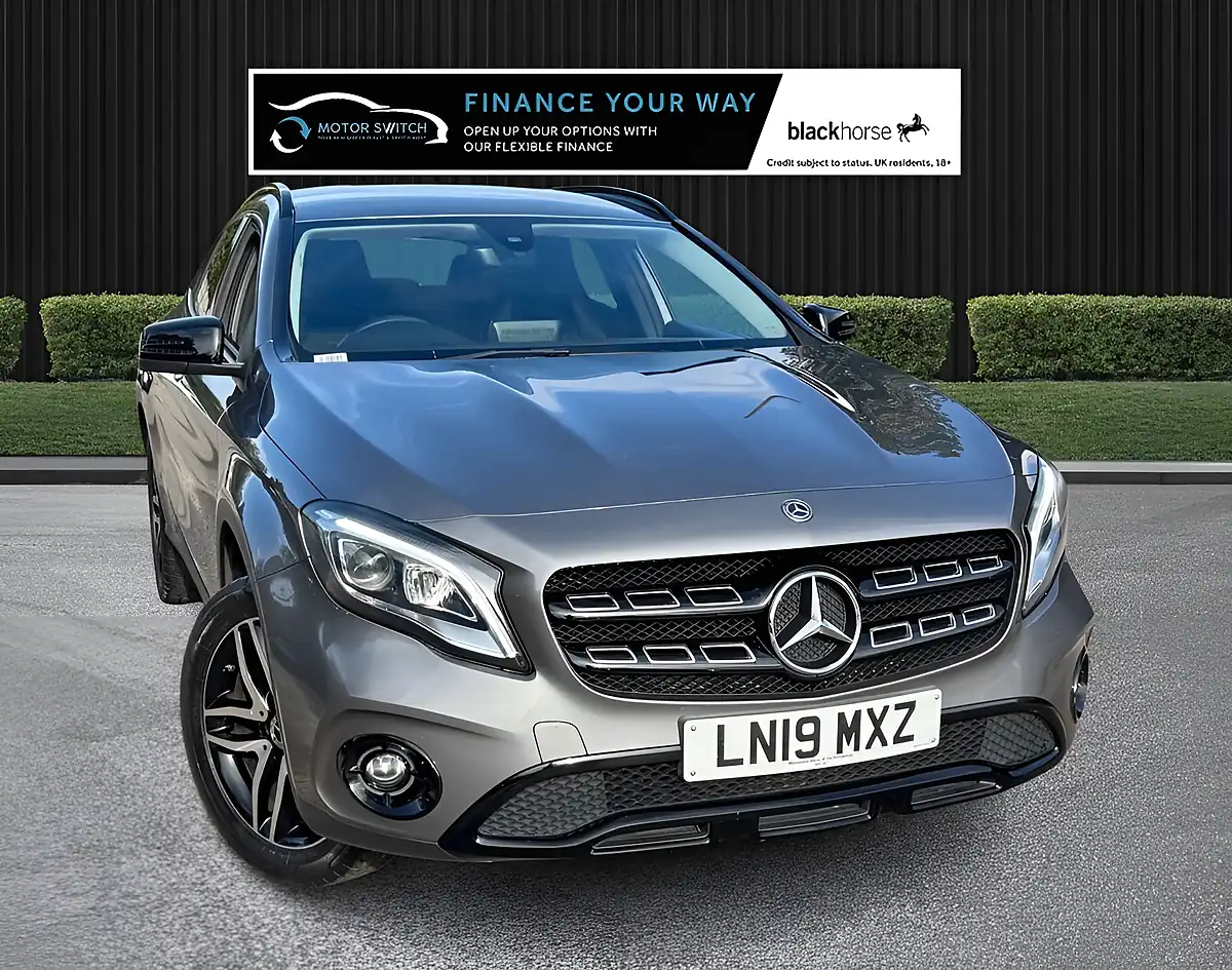 Used 2019 Mercedes-Benz Gla Urban Edition Grey - Interior and Exterior details 5