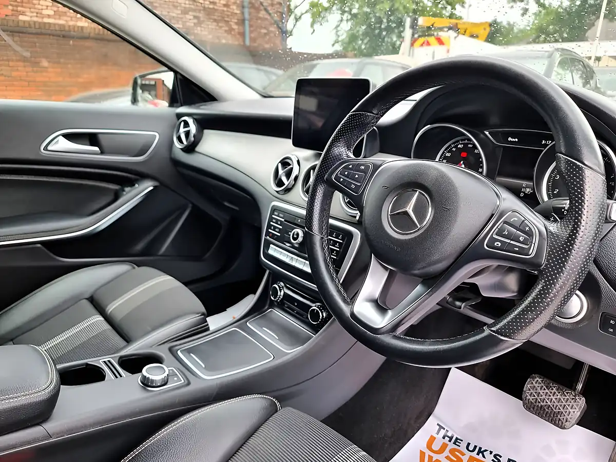Used 2019 Mercedes-Benz Gla Urban Edition Grey - Interior and Exterior details 20