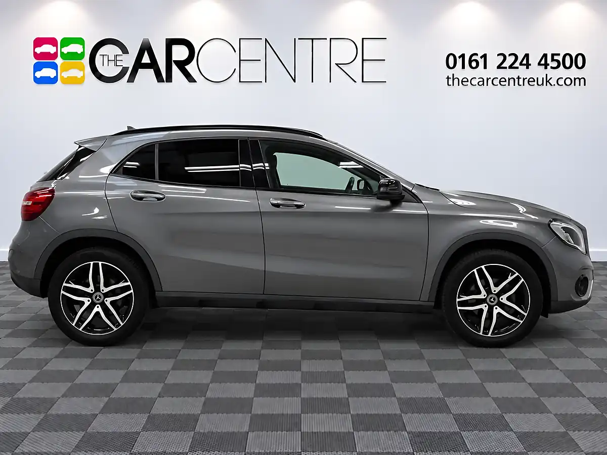 Used 2019 Mercedes-Benz Gla Urban Edition Grey - Interior and Exterior details 3
