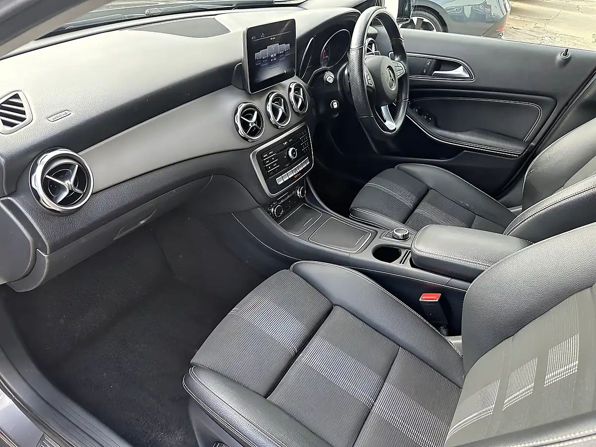 Used 2019 Mercedes-Benz Gla Urban Edition Grey - Interior and Exterior details 16