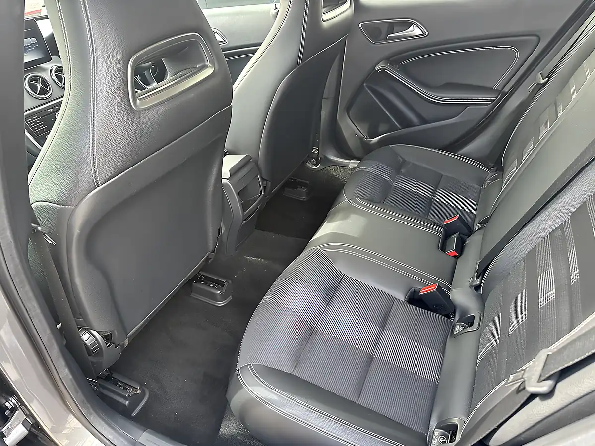 Used 2019 Mercedes-Benz Gla Urban Edition Grey - Interior and Exterior details 17