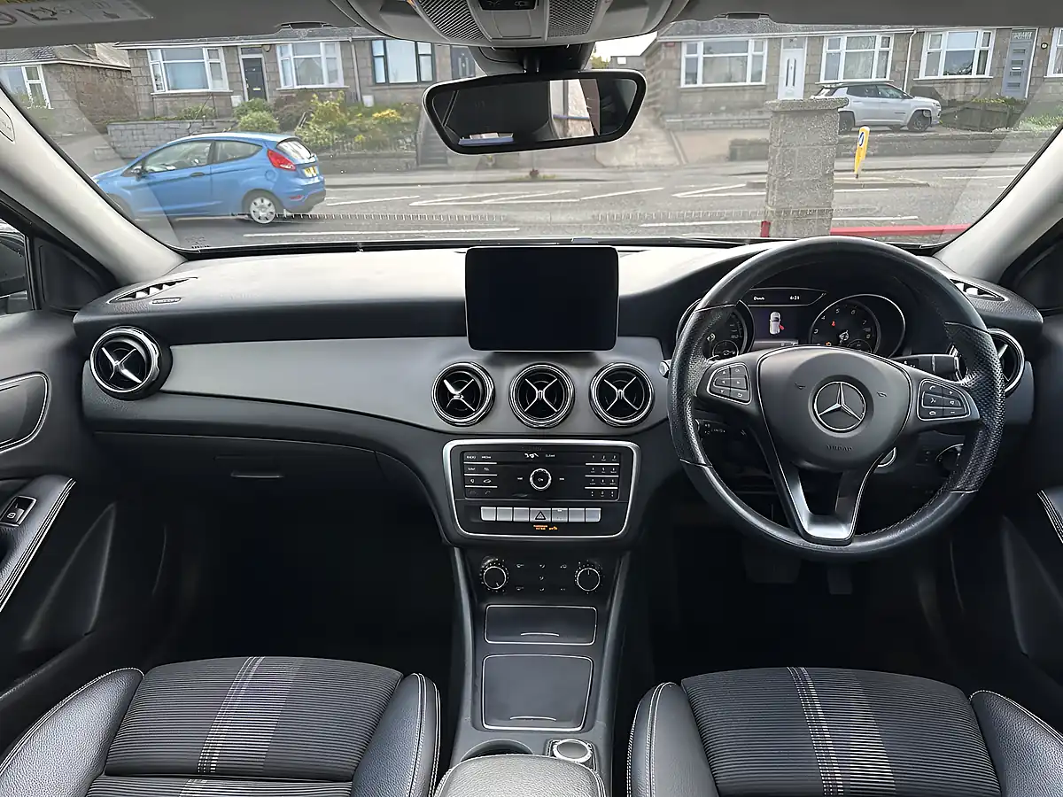 Used 2019 Mercedes-Benz Gla Urban Edition Grey - Interior and Exterior details 18