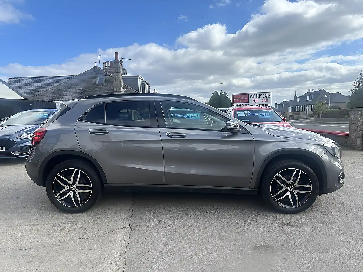 Used 2019 Mercedes-Benz Gla Urban Edition Grey - Interior and Exterior details 3
