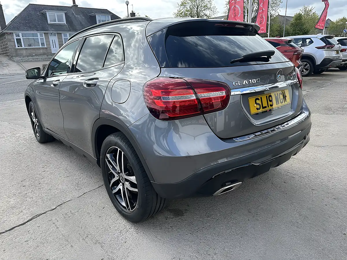 Used 2019 Mercedes-Benz Gla Urban Edition Grey - Interior and Exterior details 7