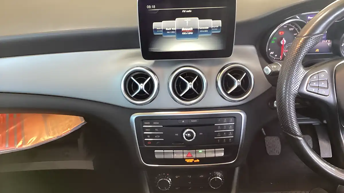 Used 2019 Mercedes-Benz Gla Urban Edition Jupiter Red - Interior and Exterior details 10