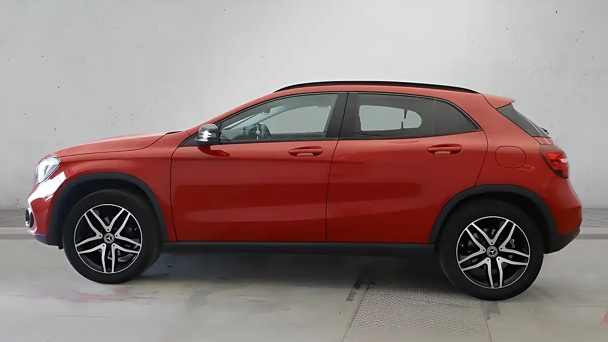 Used 2019 Mercedes-Benz Gla Urban Edition Jupiter Red - Interior and Exterior details 6