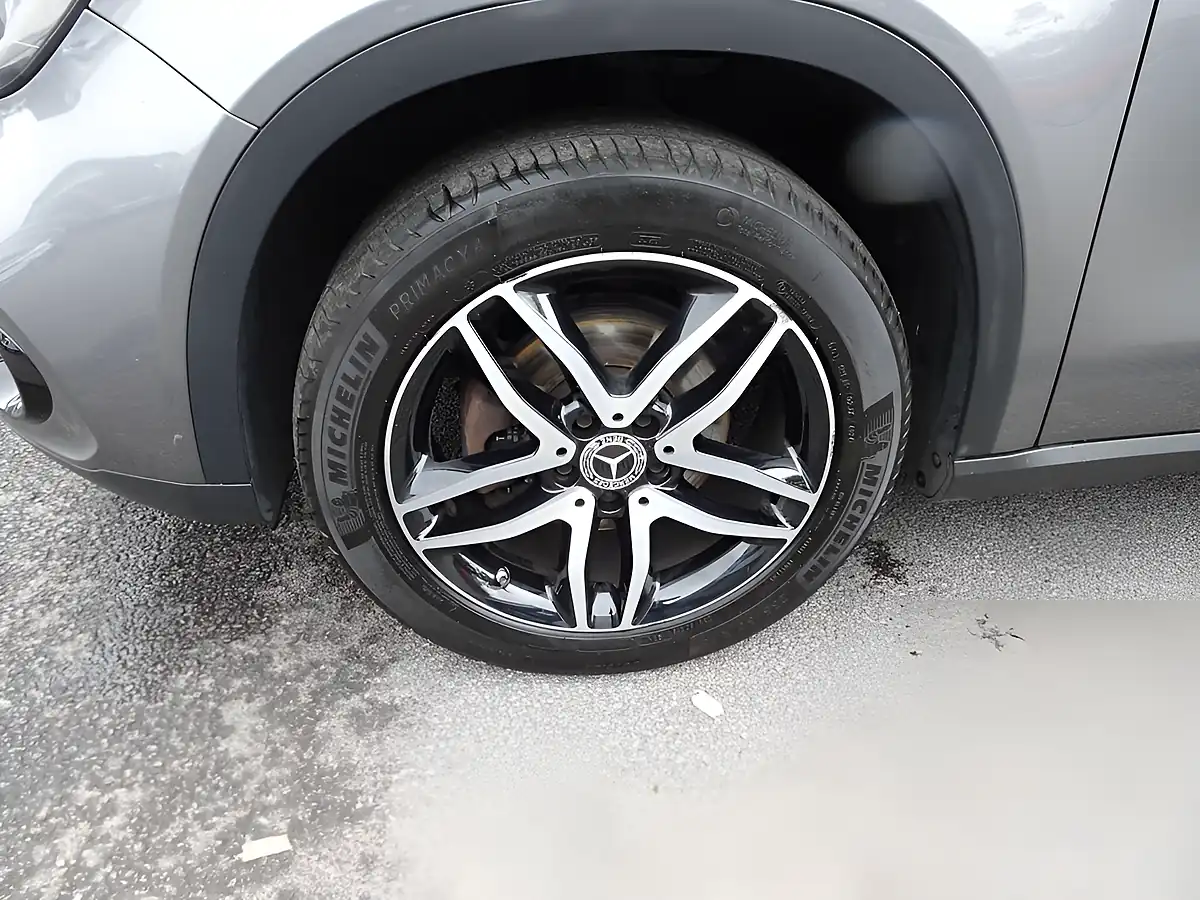 Used 2019 Mercedes-Benz Gla Urban Edition Mountain Grey - Interior and Exterior details 18