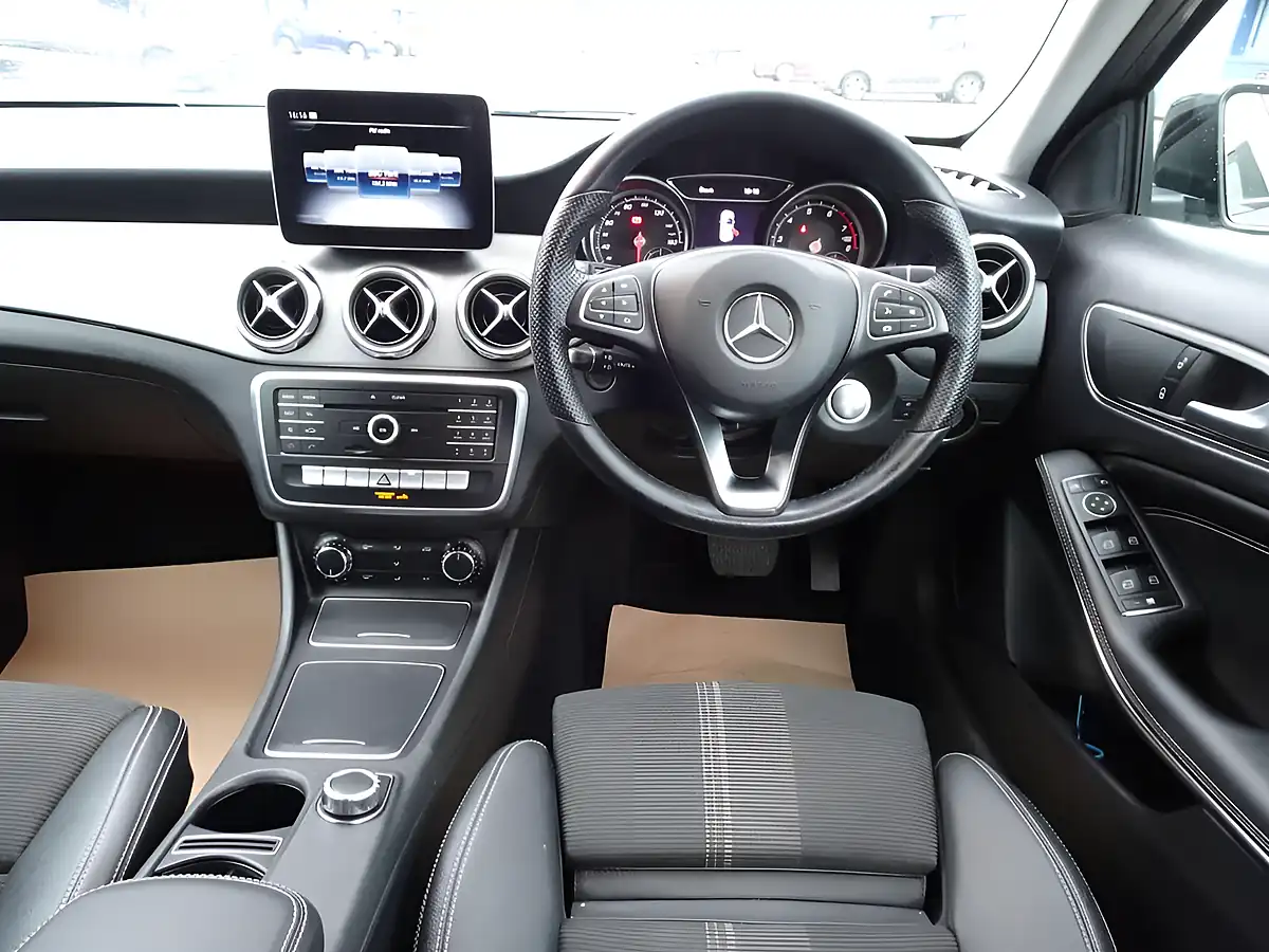 Used 2019 Mercedes-Benz Gla Urban Edition Mountain Grey - Interior and Exterior details 2