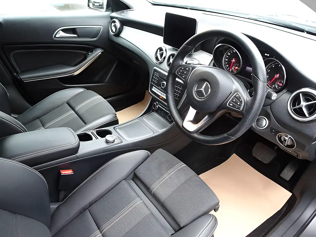 Used 2019 Mercedes-Benz Gla Urban Edition Mountain Grey - Interior and Exterior details 4
