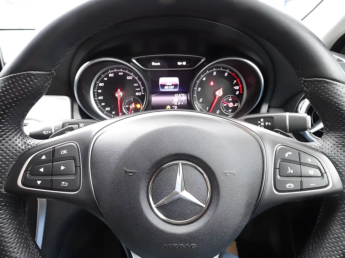 Used 2019 Mercedes-Benz Gla Urban Edition Mountain Grey - Interior and Exterior details 5