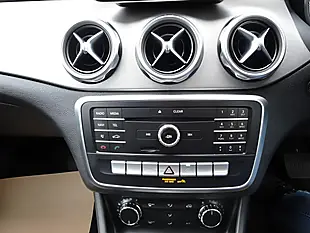 Used 2019 Mercedes-Benz Gla Urban Edition Mountain Grey - Interior and Exterior details 8