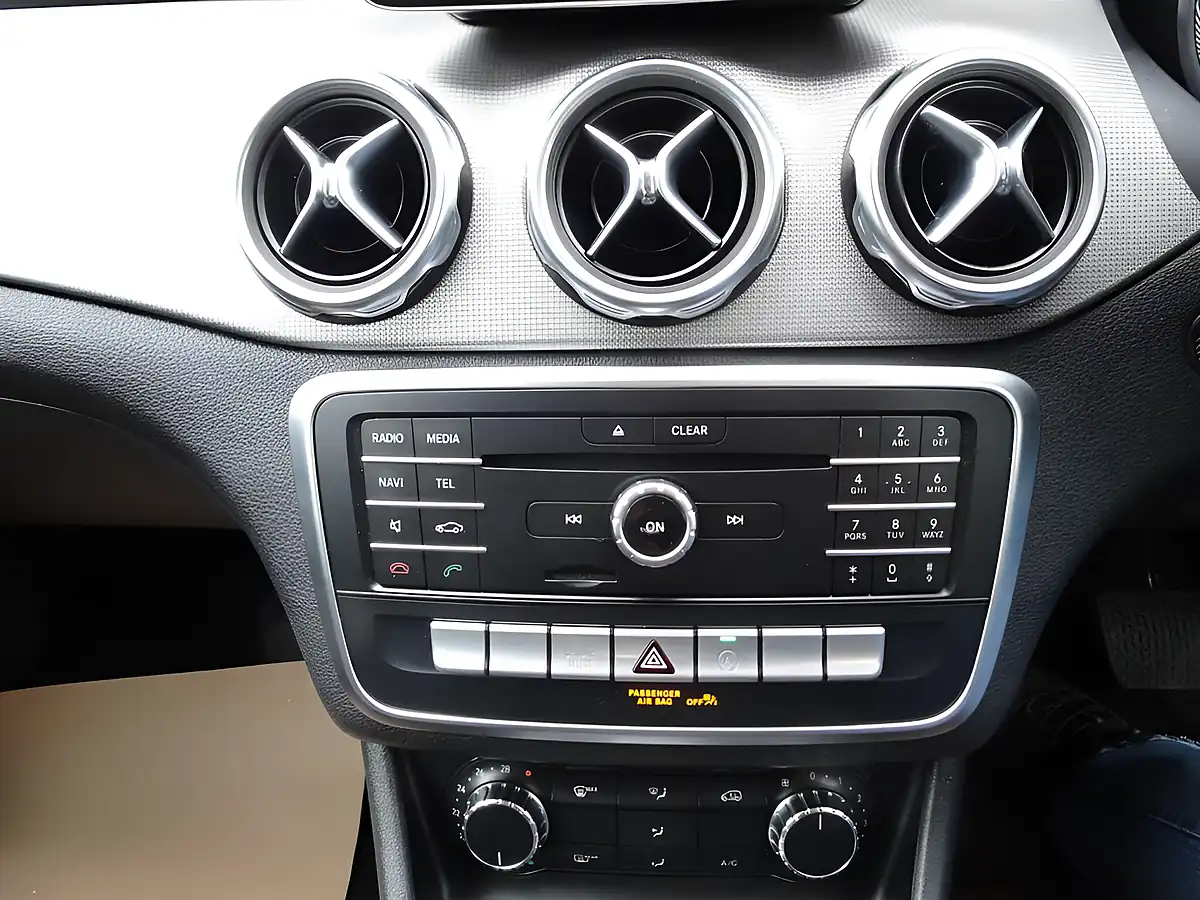 Used 2019 Mercedes-Benz Gla Urban Edition Mountain Grey - Interior and Exterior details 8