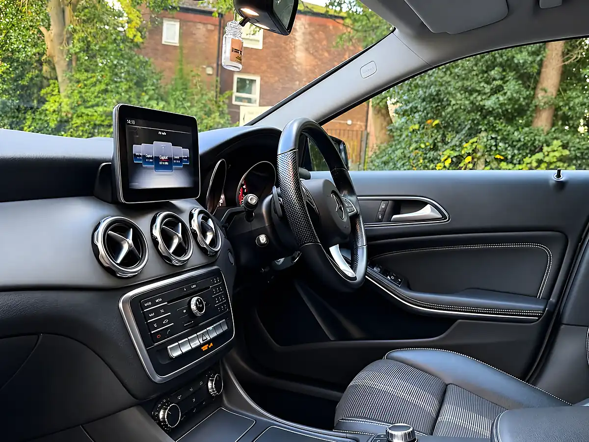 Used 2019 Mercedes-Benz Gla Urban Edition Mountain Grey - Interior and Exterior details 13