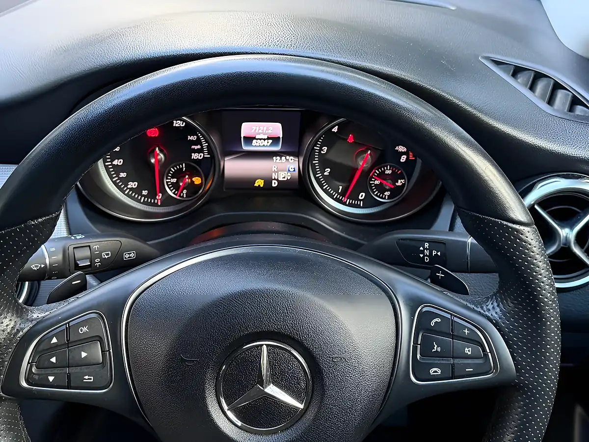 Used 2019 Mercedes-Benz Gla Urban Edition Mountain Grey - Interior and Exterior details 17