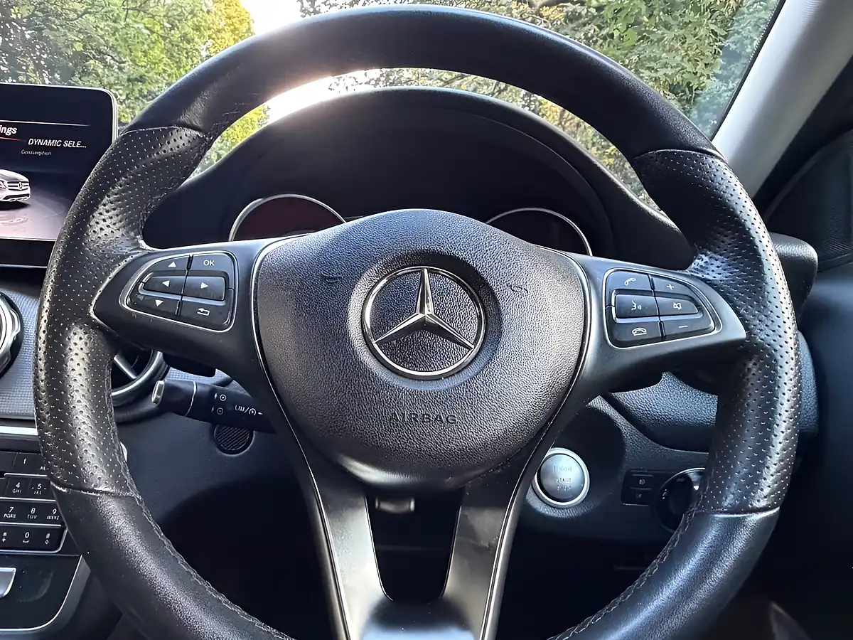 Used 2019 Mercedes-Benz Gla Urban Edition Mountain Grey - Interior and Exterior details 18