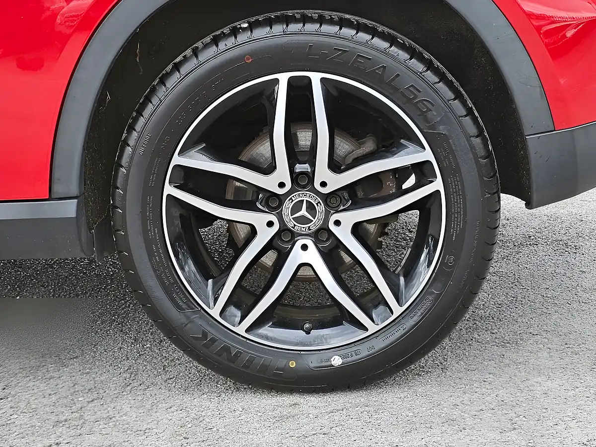 Used 2019 Mercedes-Benz Gla Urban Edition Red - Interior and Exterior details 12