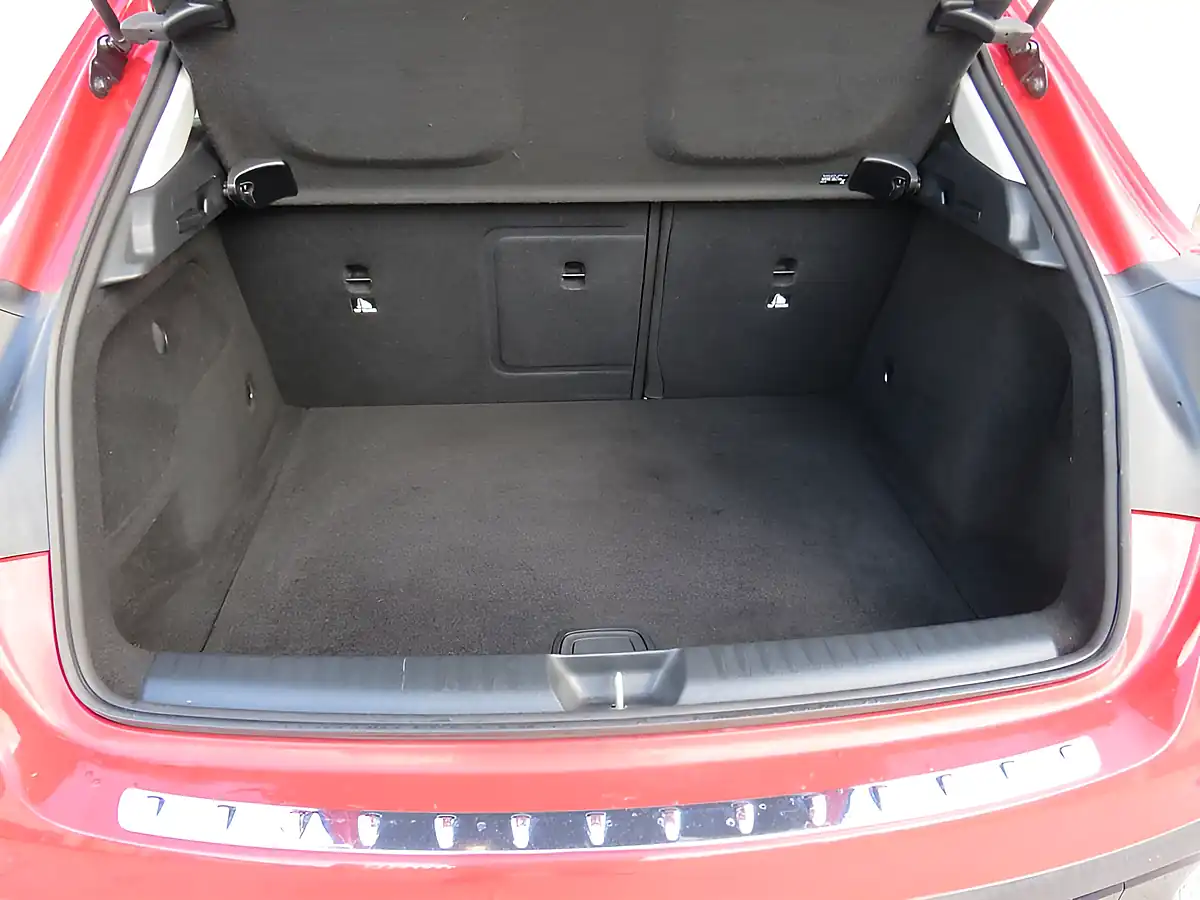 Used 2019 Mercedes-Benz Gla Urban Edition Red - Interior and Exterior details 10