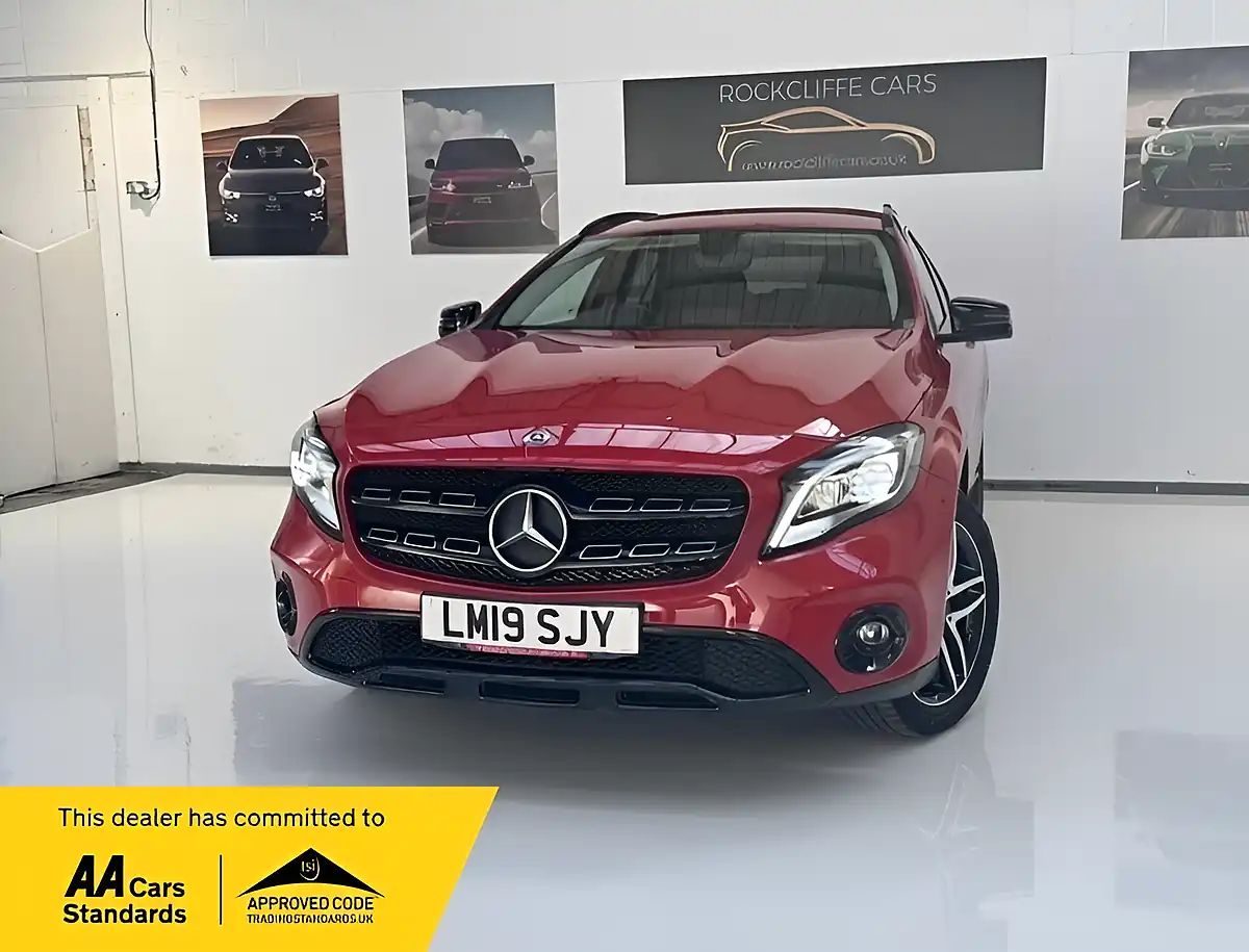 Used 2019 Mercedes-Benz Gla Urban Edition Red - Front View