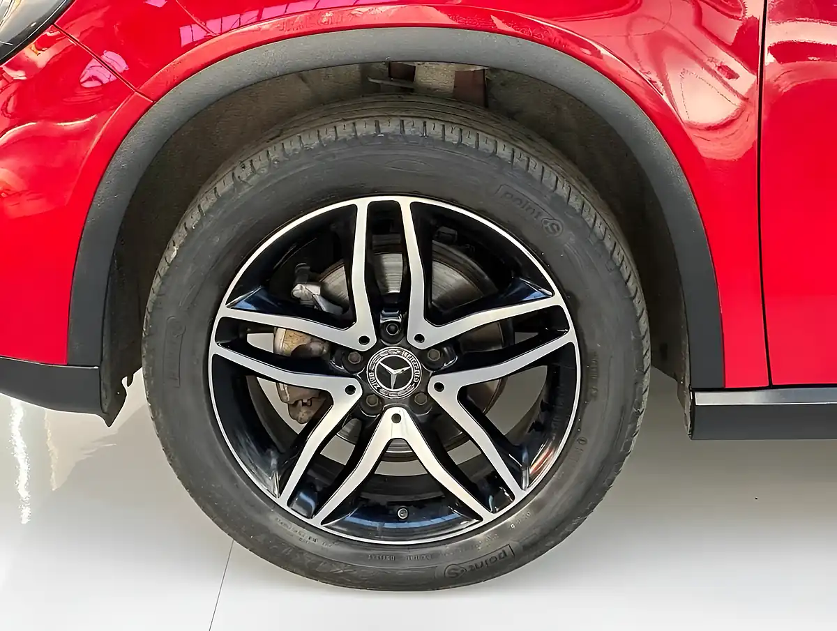 Used 2019 Mercedes-Benz Gla Urban Edition Red - Interior and Exterior details 14