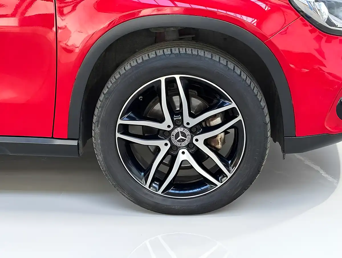 Used 2019 Mercedes-Benz Gla Urban Edition Red - Interior and Exterior details 17