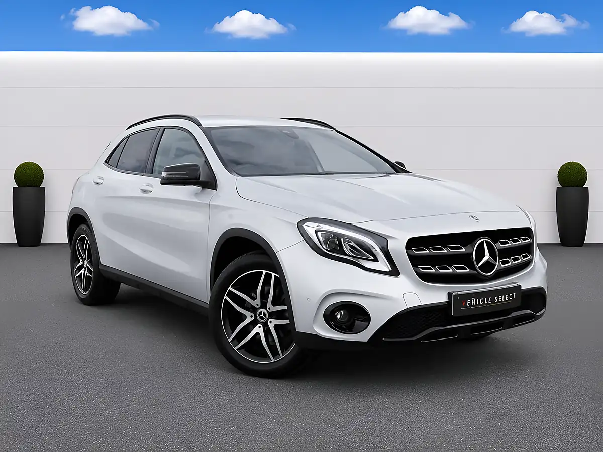 Used 2019 Mercedes-Benz Gla Urban Edition Silver - Interior and Exterior details 4