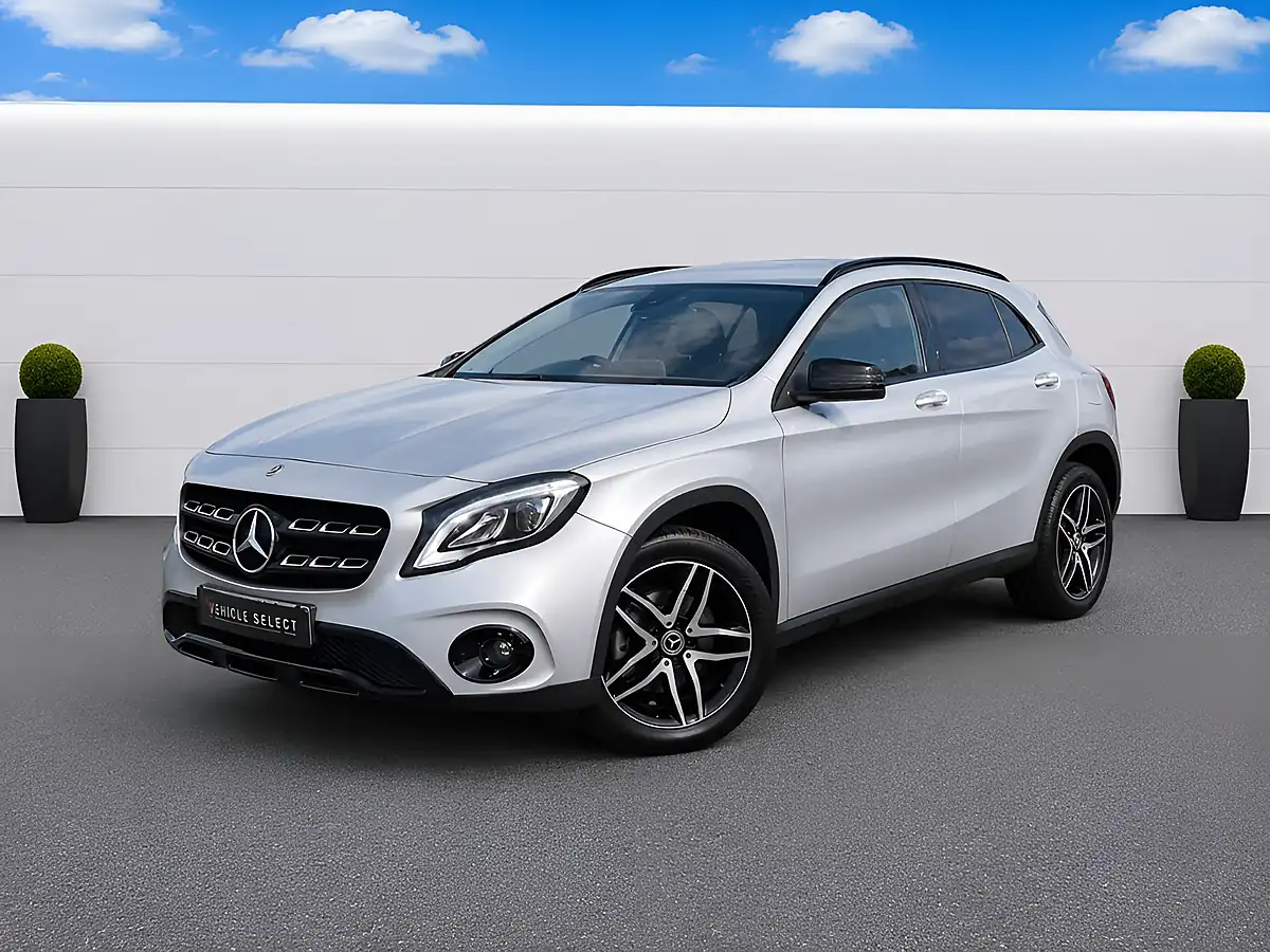 Used 2019 Mercedes-Benz Gla Urban Edition Silver - Interior and Exterior details 5