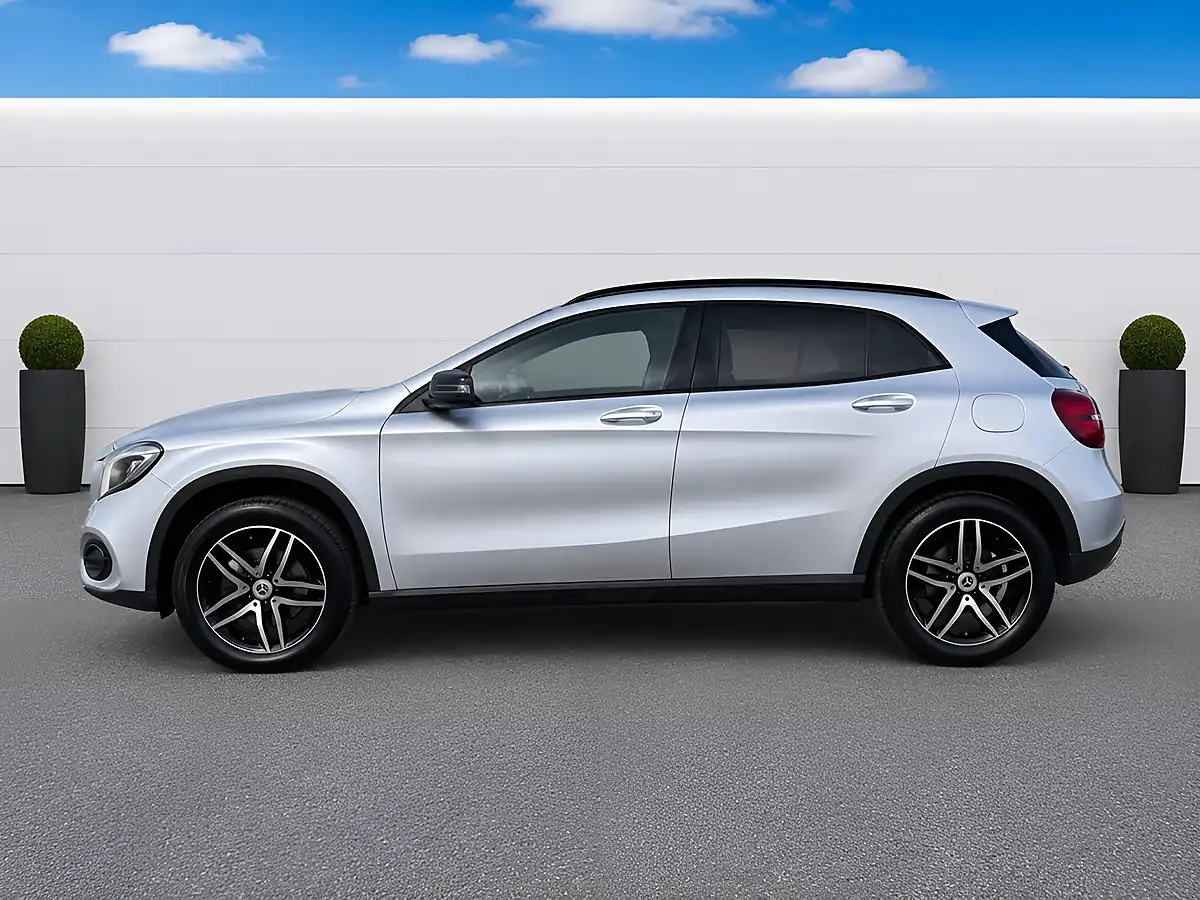 Used 2019 Mercedes-Benz Gla Urban Edition Silver - Interior and Exterior details 7